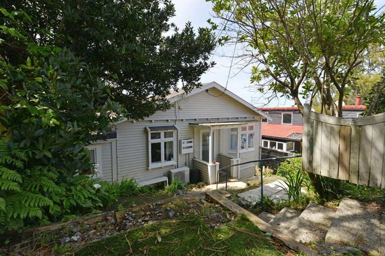 Photo of property in 19 Hadfield Terrace, Kelburn, Wellington, 6012