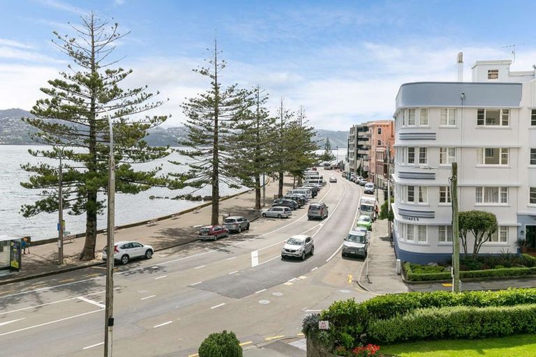 Photo of property in Rehutai Flats, 268u5 Oriental Parade, Oriental Bay, Wellington, 6011