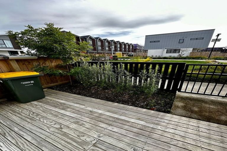 Photo of property in 34 Waipuhinui Way, Wiri, Auckland, 2104