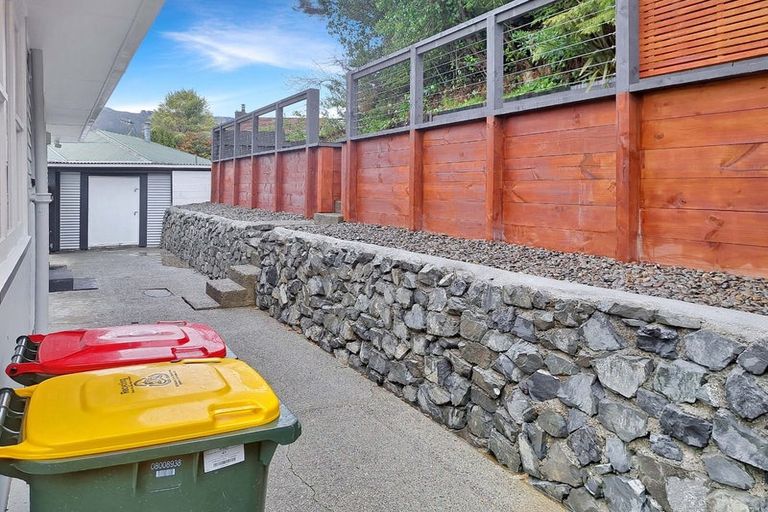 Photo of property in 41 Bird Grove, Stokes Valley, Lower Hutt, 5019