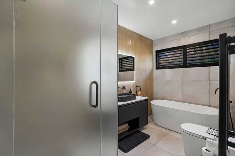 Photo of property in 3 Chimney Lane, Jacks Point, Queenstown, 9371