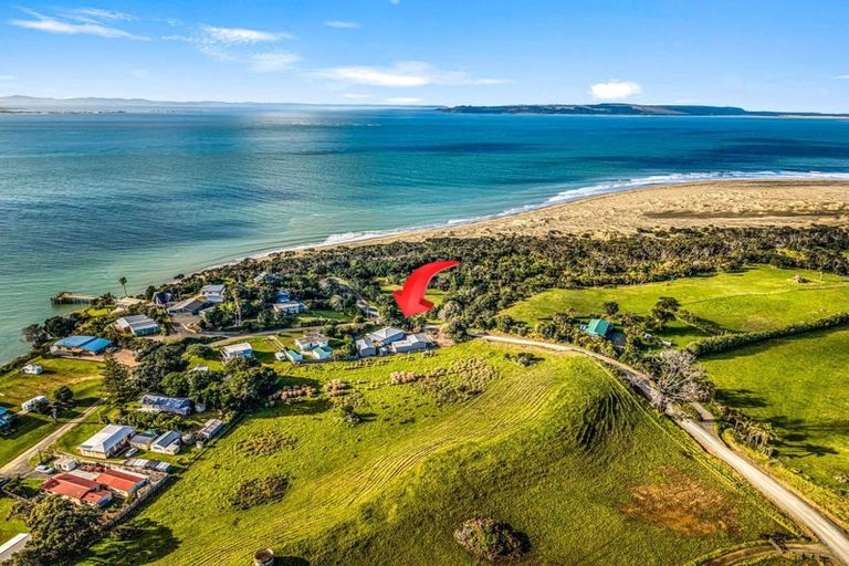 Photo of property in 3 Signal Stn Road, Pouto, Te Kopuru, 0391