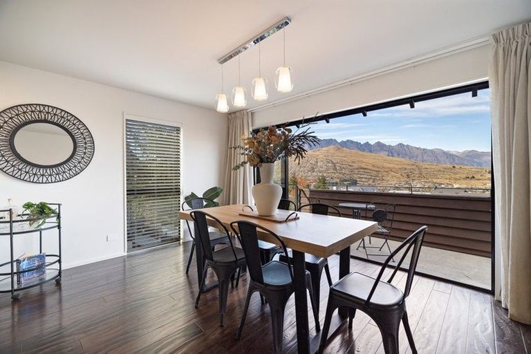 Photo of property in 1 Goldleaf Hill, Queenstown, 9300