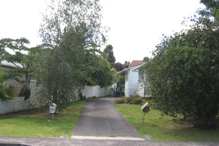 Photo of property in 2/41 Simon Ellice Drive, Bayview, Auckland, 0629