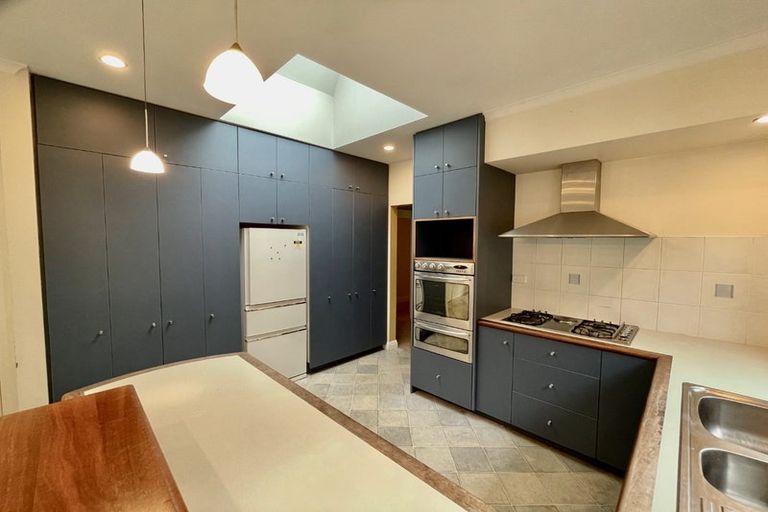 Photo of property in 4 Newcombe Crescent, Karori, Wellington, 6012