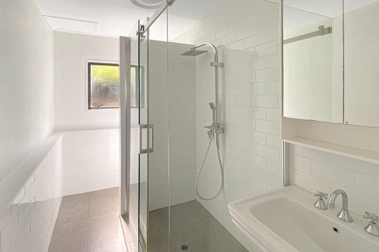 Photo of property in 19 Tahi Terrace, Glen Eden, Auckland, 0602