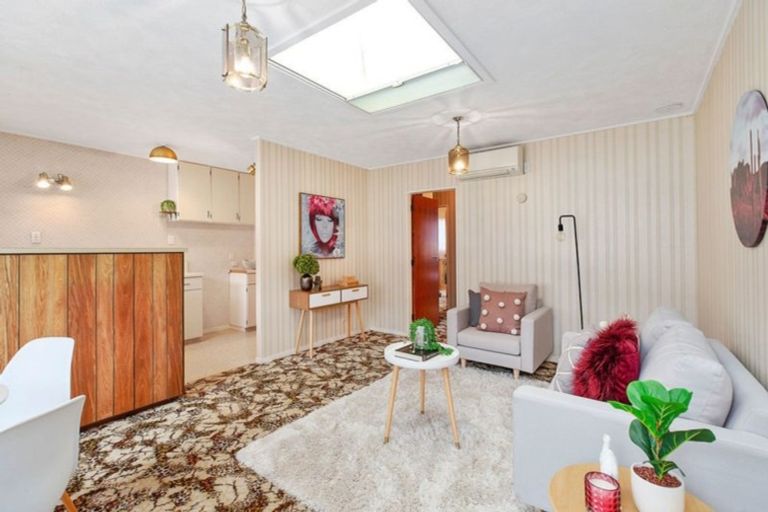 Photo of property in 10/171f Queens Drive, Lyall Bay, Wellington, 6022