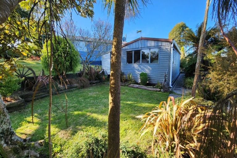 Photo of property in 22 Beaconsfield Road, Midhirst, Stratford, 4394