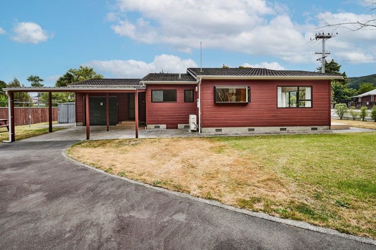 Photo of property in 8 Plateau Road, Te Marua, Upper Hutt, 5018