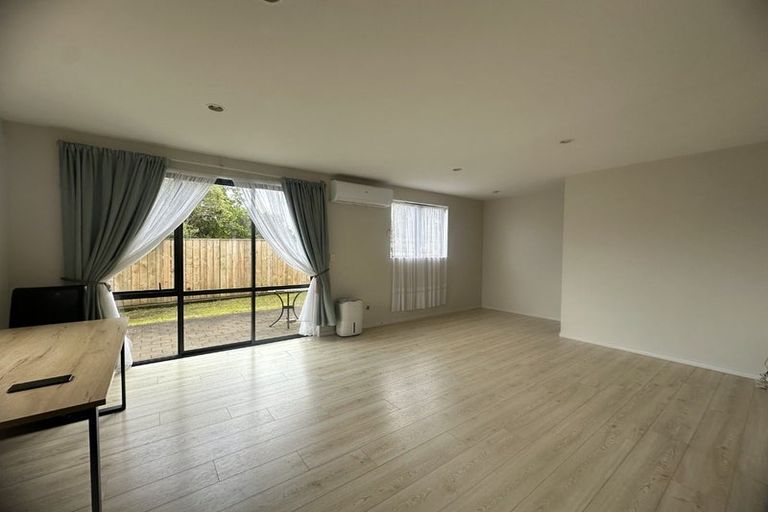 Photo of property in 27/22 Northcross Drive, Oteha, Auckland, 0632