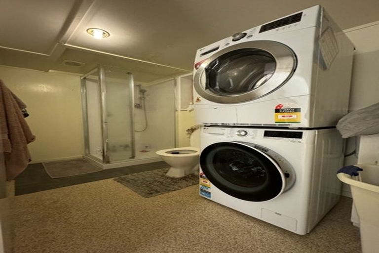 Photo of property in 172 Forrest Hill Road, Forrest Hill, Auckland, 0620