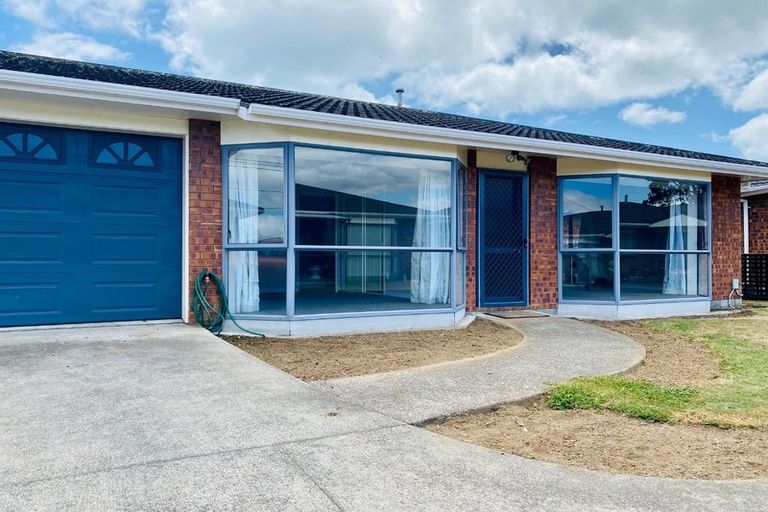 Photo of property in 2/49 Sackville Street, Fitzroy, New Plymouth, 4312