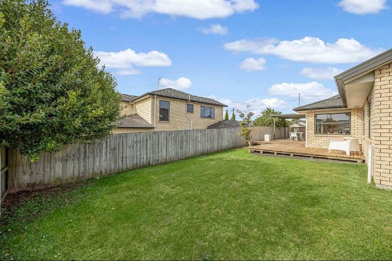 Photo of property in 10 Bonny Crescent, Massey, Auckland, 0614