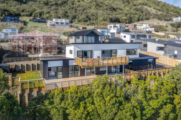 Photo of property in 94 Kotare Street, Waikanae, 5036