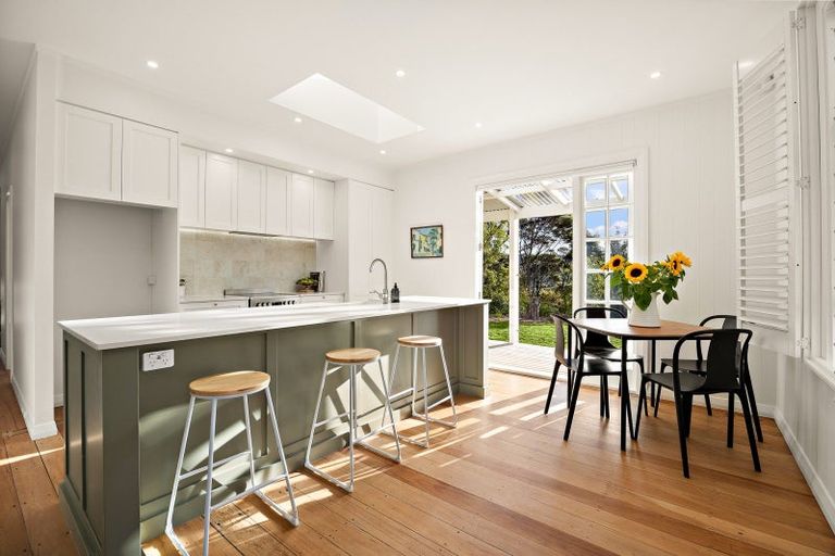 Photo of property in 1223 Old North Road, Helensville, 0875