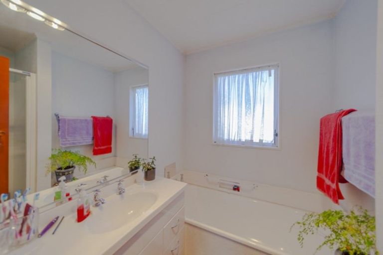 Photo of property in 38 Hammond Road, Taradale, Napier, 4112