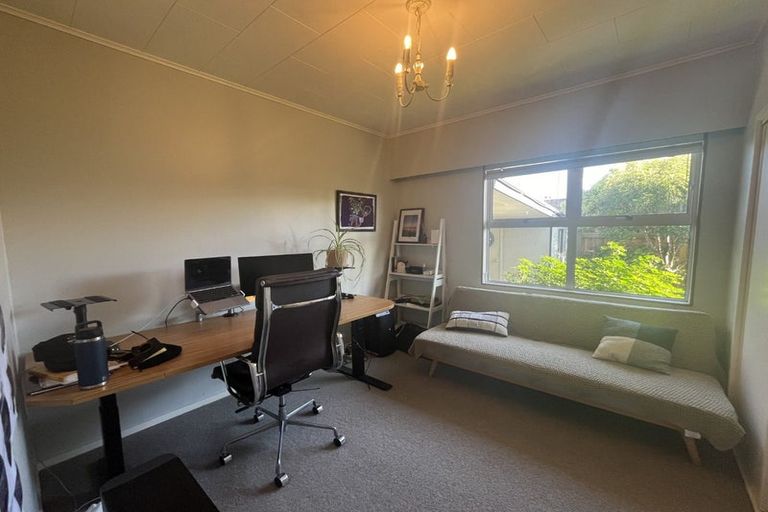 Photo of property in 32 Saint Hill Lane, Havelock North, 4130
