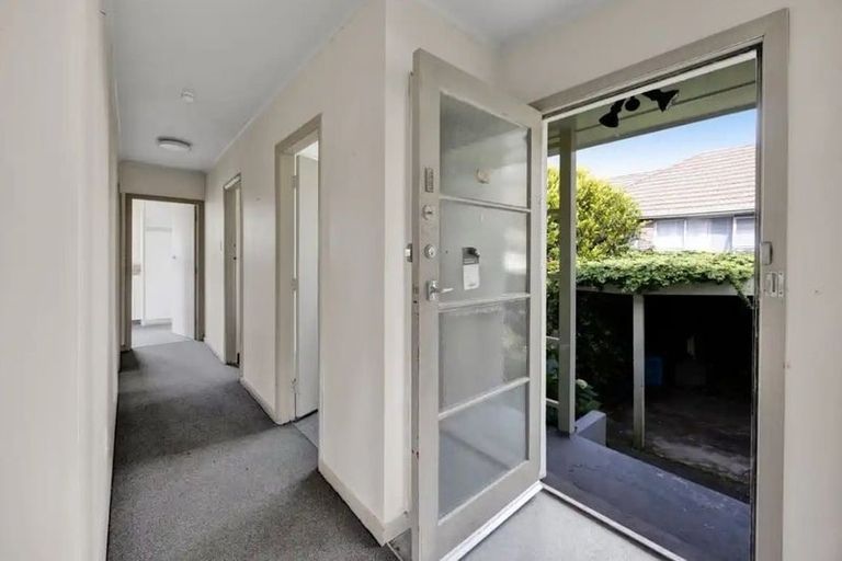 Photo of property in 40 Banks Street, Marfell, New Plymouth, 4310