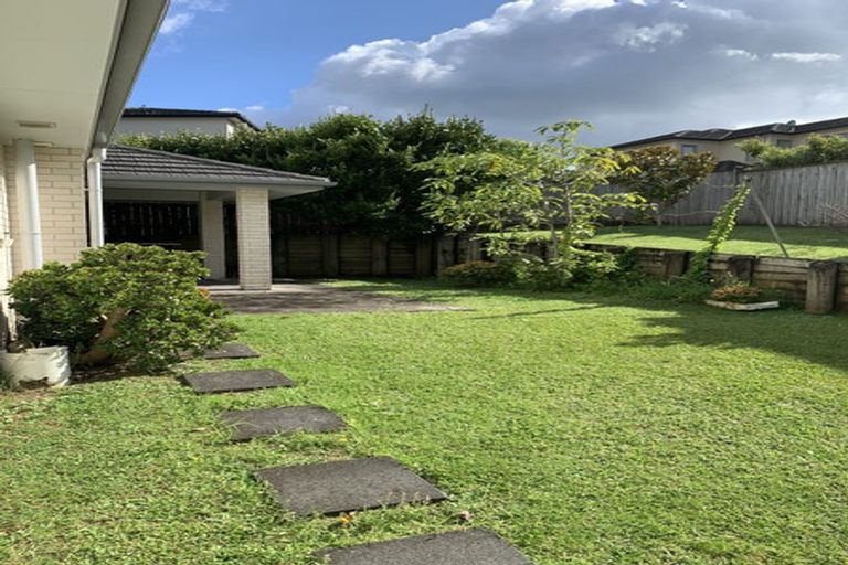 Photo of property in 3 Kouras Place, Flat Bush, Auckland, 2016