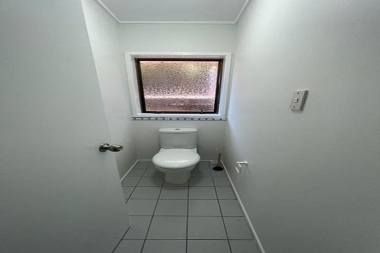 Photo of property in 1/41 College Road, Northcote, Auckland, 0627