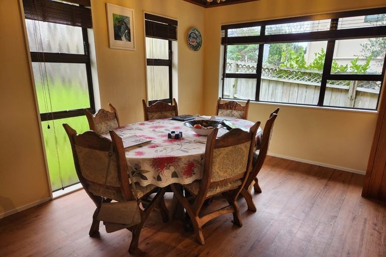 Photo of property in 2/86 Lake Road, Northcote, Auckland, 0627