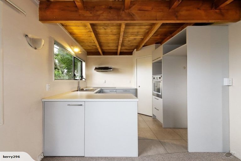 Photo of property in 32 Konini Road, Titirangi, Auckland, 0604