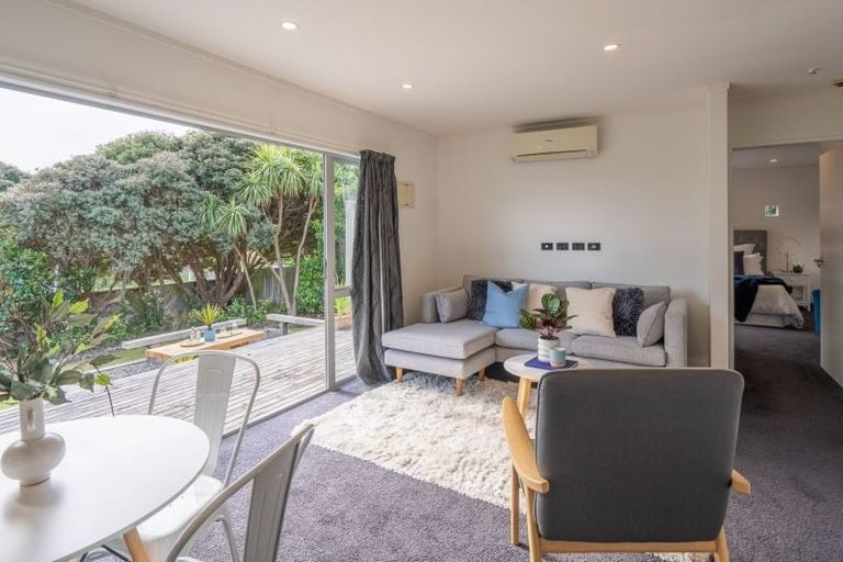 Photo of property in 52 Rutherford Drive, Waikanae Beach, Waikanae, 5036