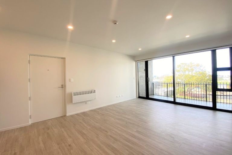 Photo of property in 204/165 Lake Road, Northcote, Auckland, 0627