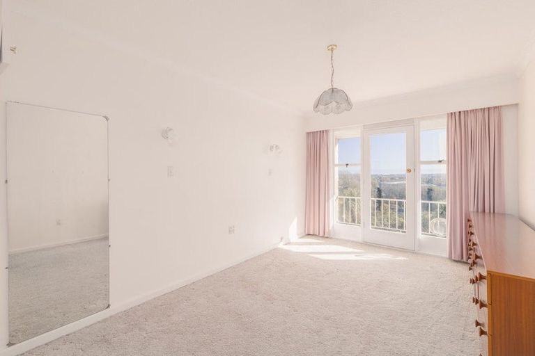 Photo of property in 7b Karitane Drive, Cashmere, Christchurch, 8022