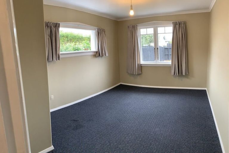 Photo of property in 19 Knowles Street, Terrace End, Palmerston North, 4410
