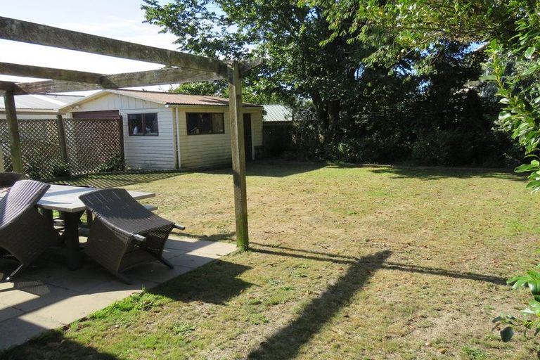 Photo of property in 12 Heathglen Avenue, Parklands, Christchurch, 8083