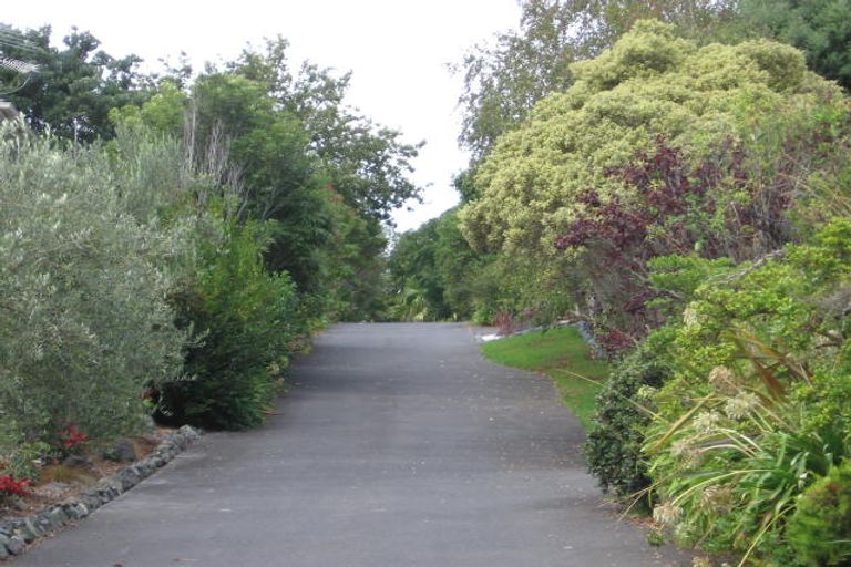 Photo of property in 2/287 Beach Road, Campbells Bay, Auckland, 0630
