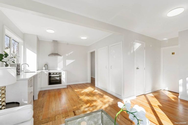 Photo of property in 48 Spence Road, Henderson, Auckland, 0612