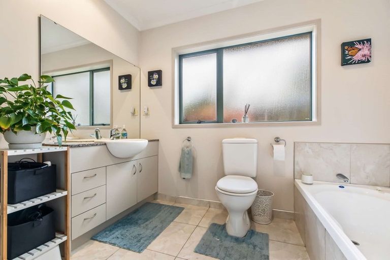 Photo of property in 10b Landon Place, Pukekohe, 2120