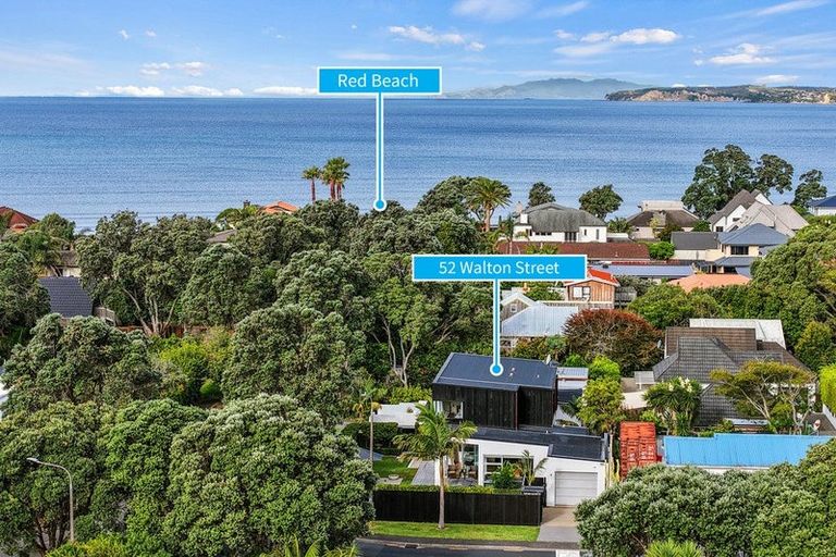 Photo of property in 52 Walton Street, Red Beach, 0932