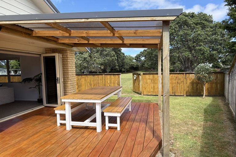 Photo of property in 6 Ishtar Place, One Tree Point, 0118