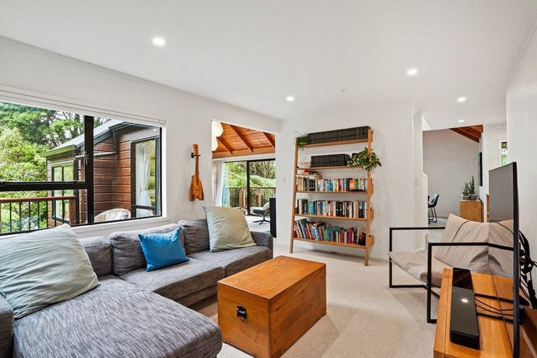 Photo of property in 189 Shaw Road, Oratia, Auckland, 0604