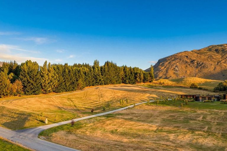 Photo of property in 26 Fitzpatrick Road, Dalefield, Queenstown, 9371