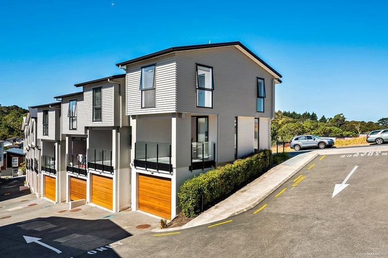 Photo of property in 5/10 Silver Moon Road, Albany Heights, Auckland, 0632