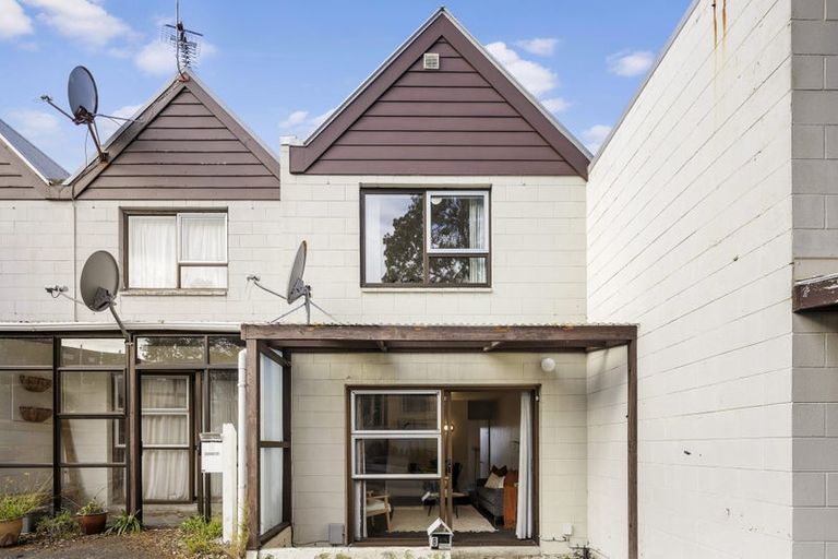 Photo of property in 6u8 Kaikoura Street, Maupuia, Wellington, 6022