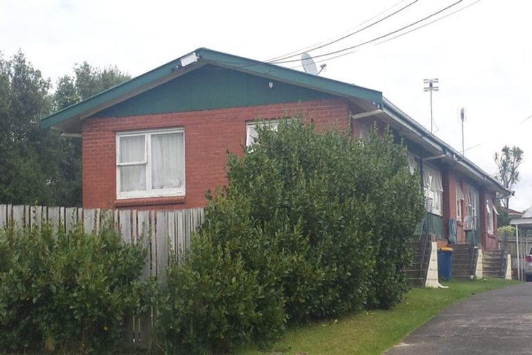 Photo of property in 79 Royal View Road, Te Atatu South, Auckland, 0610