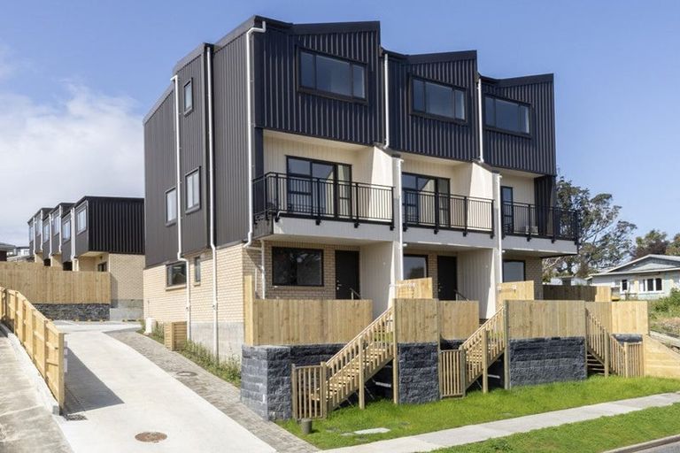 Photo of property in 1/50 Newington Road, Henderson, Auckland, 0612