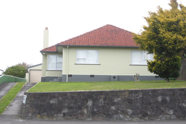 Photo of property in 71 Tukapa Street, Westown, New Plymouth, 4310