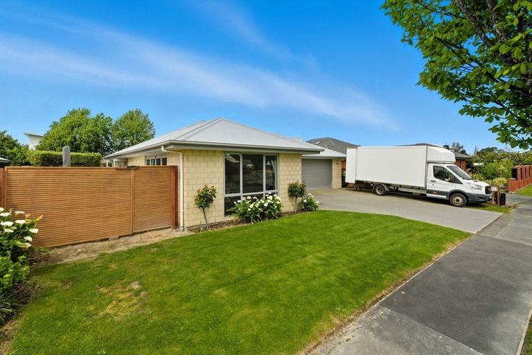 Photo of property in 15 Cridland Place, Halswell, Christchurch, 8025