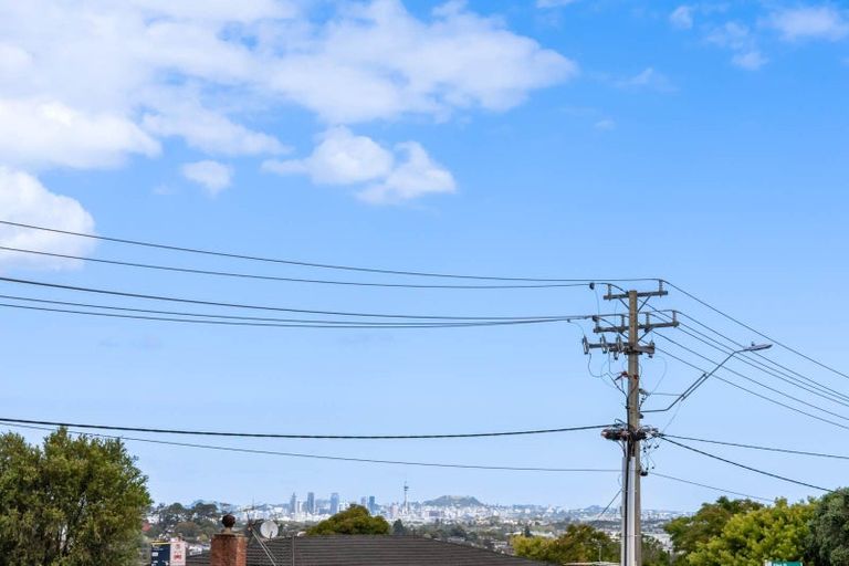 Photo of property in 1a Altair Place, Windsor Park, Auckland, 0632