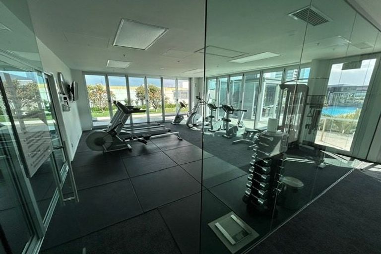 Photo of property in Sentinel Apartments, 702/3 Northcroft Street, Takapuna, Auckland, 0622