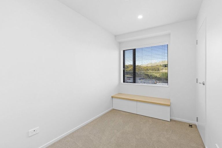 Photo of property in 32 Turtleback Avenue, Whitby, 5024