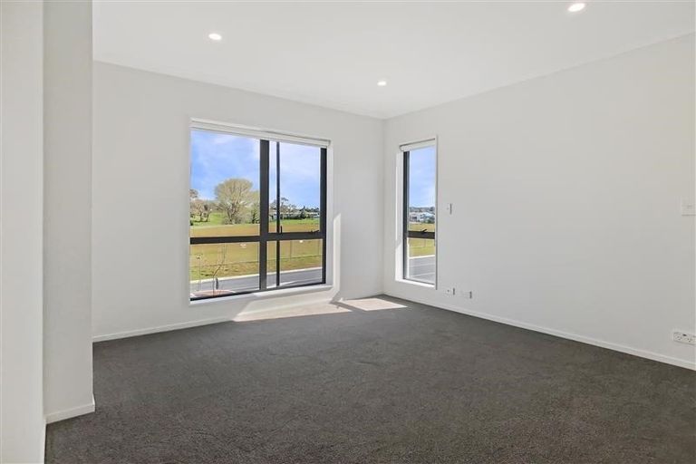 Photo of property in 86 Te Napi Drive, Takanini, 2112