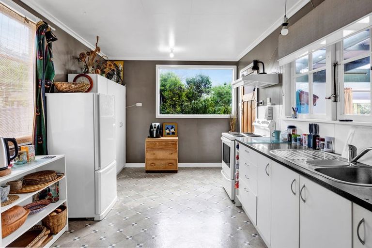 Photo of property in 77 Kapuni Street, Manaia, 4612