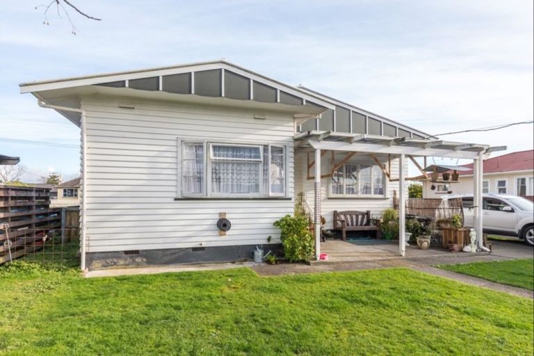 Photo of property in 30 Hannan Street, Levin, 5510